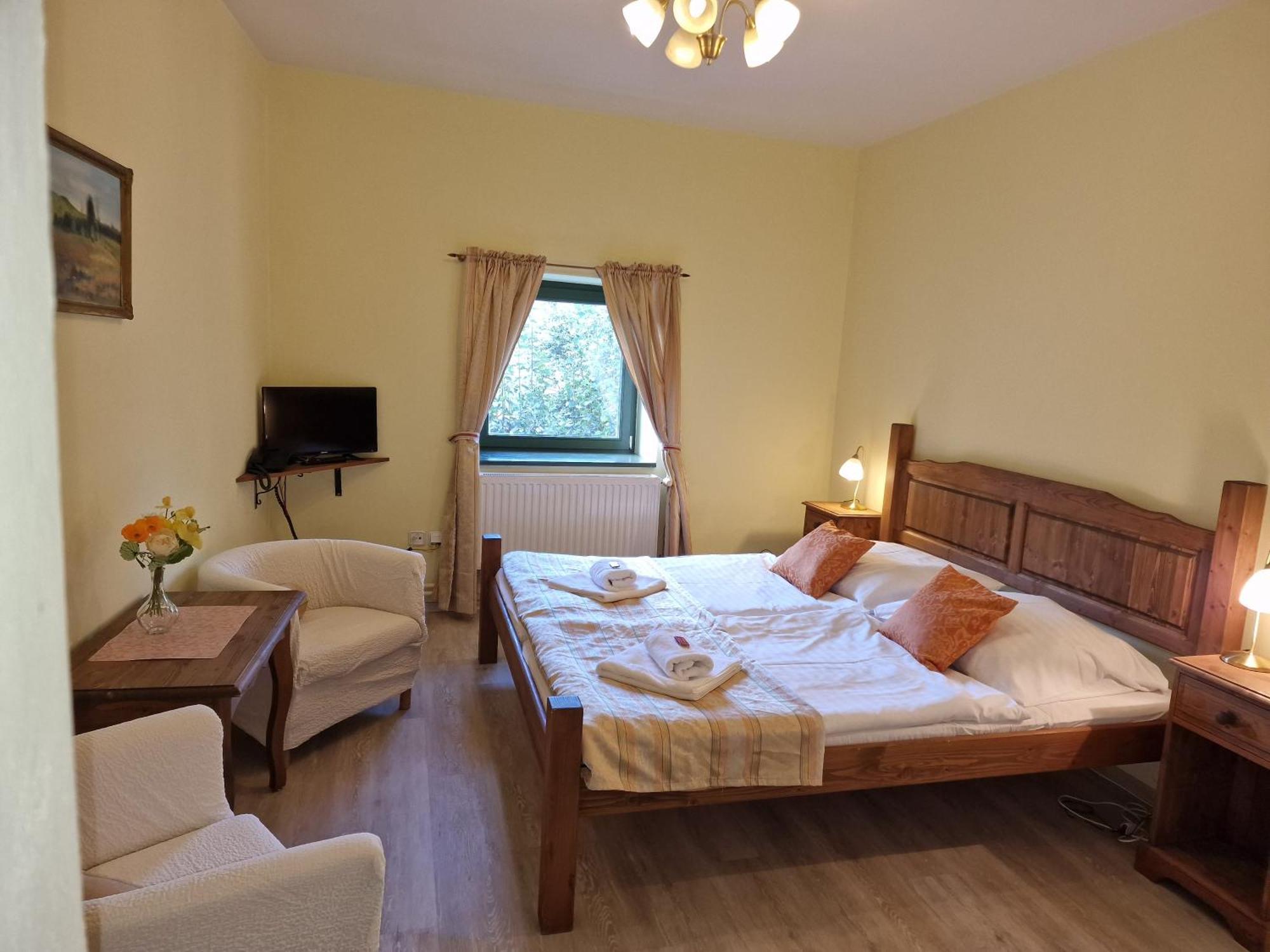 Hotel Opat Кутна-Гора Экстерьер фото