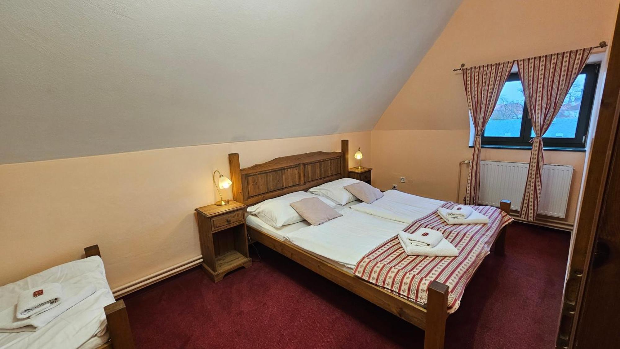Hotel Opat Кутна-Гора Экстерьер фото