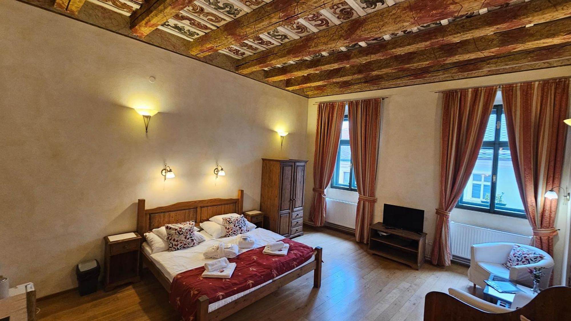 Hotel Opat Кутна-Гора Экстерьер фото